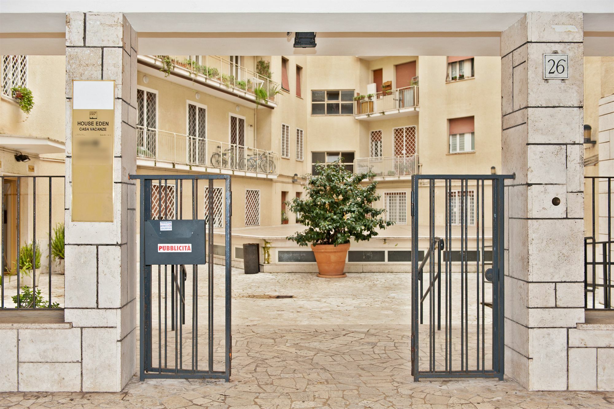 House Eden Roma